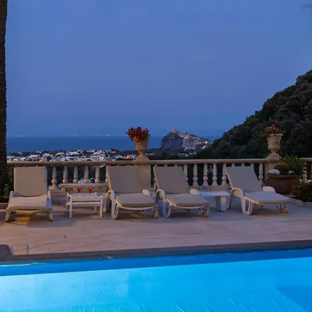 Carina 12, Emma Villa *