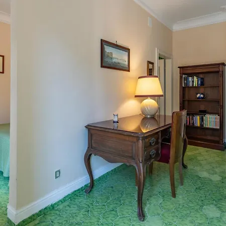 Carina 12, Emma Villa Ischia