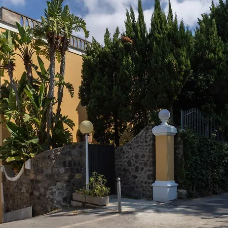 Villa Carina 12, Emma Ischia