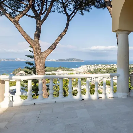 Carina 12, Emma Villa